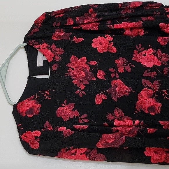 Red and black floral dress - Picture 2 of 9